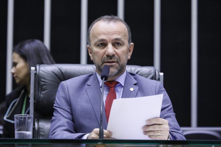 Helder Salomão: objetivo é garantir renda e redução dos custos da atividade - (Foto: Luis Macedo/Câmara dos Deputados)