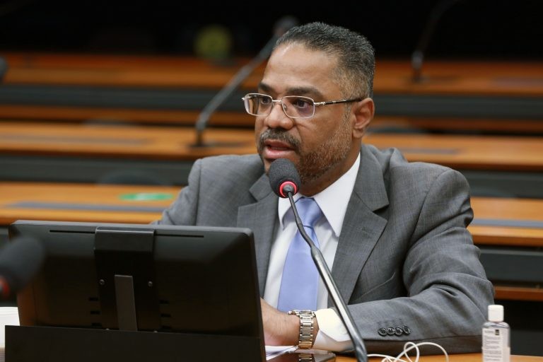 Márcio Marinho ampliou o alcance da proposta - (Foto: Will Shutter/Câmara dos Deputados)