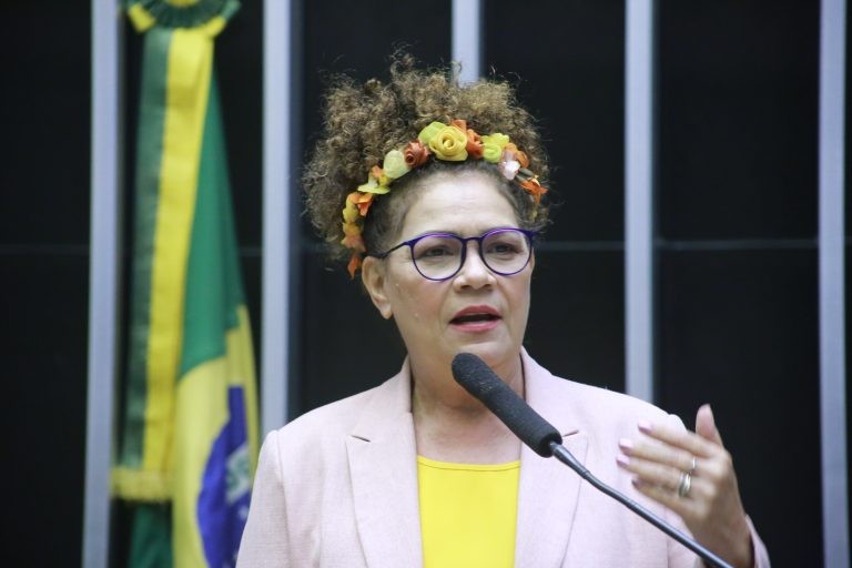 Perpétua Almeida: 