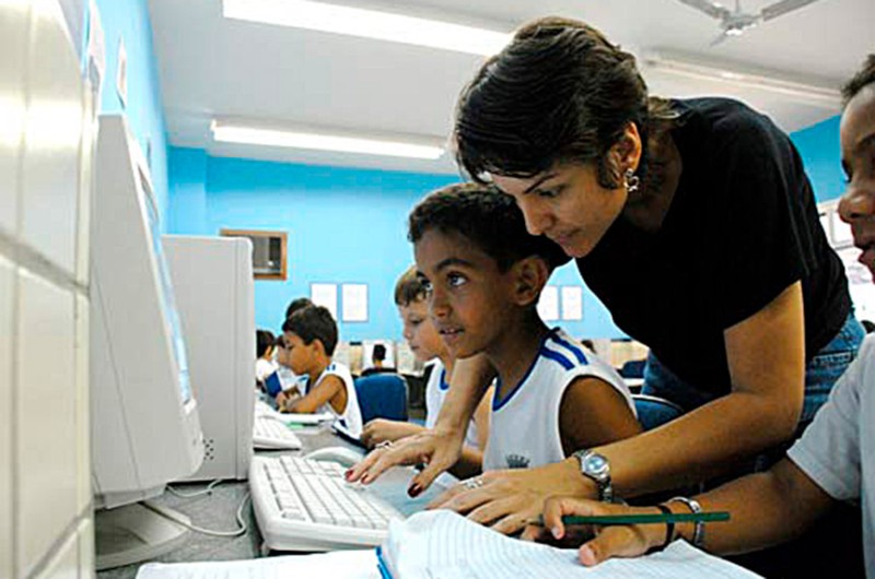 O dinheiro pode ser utilizado na compra de terminais e na aquisição de soluções de conectividade móvel - João Bittar/MEC