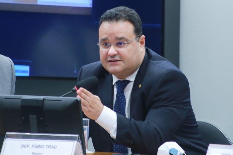 Trad: não é razoável a aplicação de multa diante da comprovação - (Foto: Paulo Sérgio/Câmara dos Deputados)