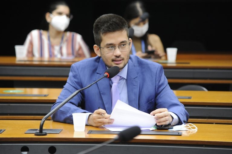 Kataguiri: quando há dúvida sobre determinada matéria em um processo penal, deve-se julgar em favor da sociedade - (Foto: Gustavo Sales/Câmara dos Deputados)