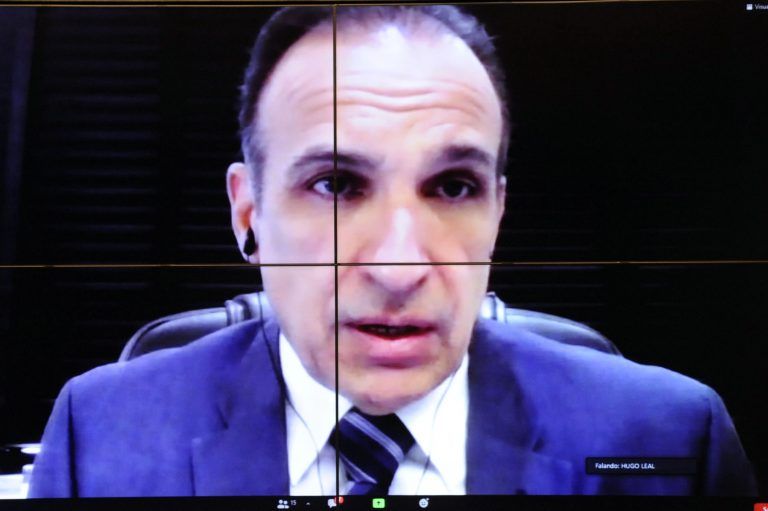 O relator, Hugo Leal, recomendou a rejeição da customização - (Foto: Gustavo Sales/Câmara dos Deputados)