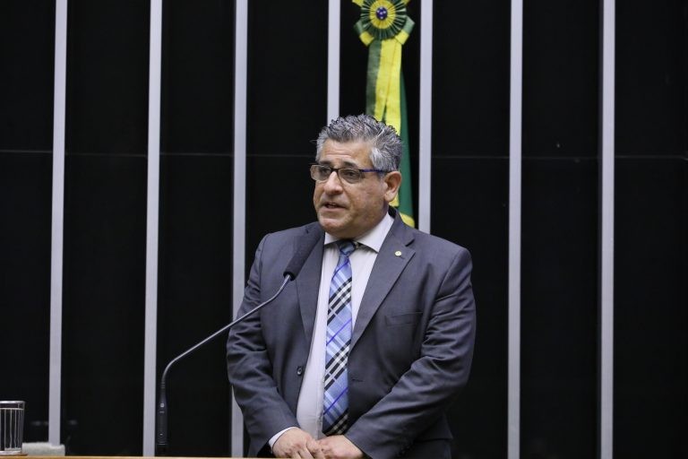 Nereu Crispim: 