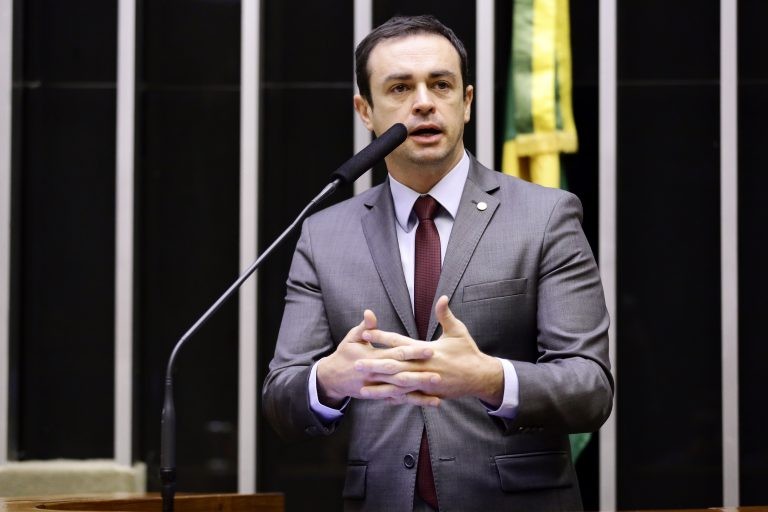 Dziedricki quer adequar normas sobre serviços de táxi à realidade da inovação tecnológica - (Foto: Michel Jesus/Câmara dos Deputados)