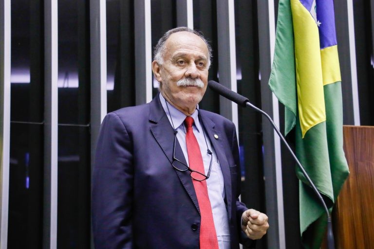 Paulo Ramos lembra que a prática é antiga e comum em diversos países e culturas - (Foto: Marina Ramos/Câmara dos Deputados)