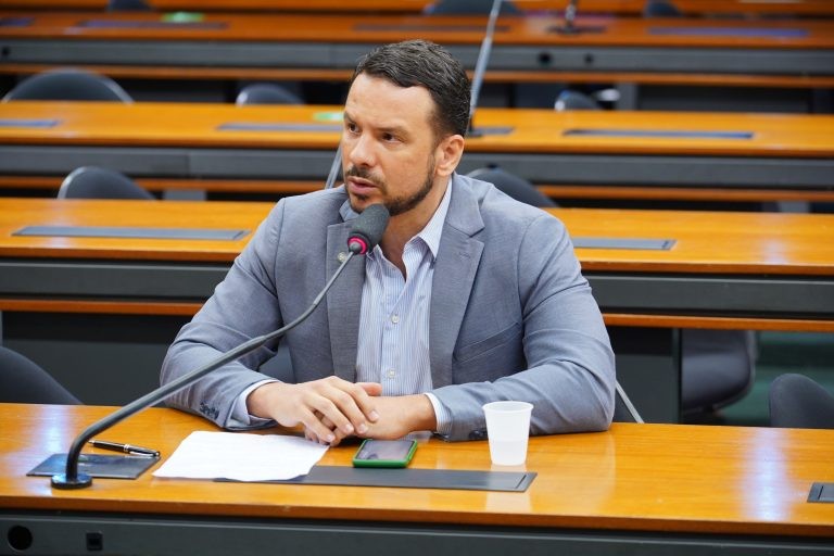 Professor Israel Batista coordena a comissão especial - (Foto: Will Shutter/Câmara dos Deputados)