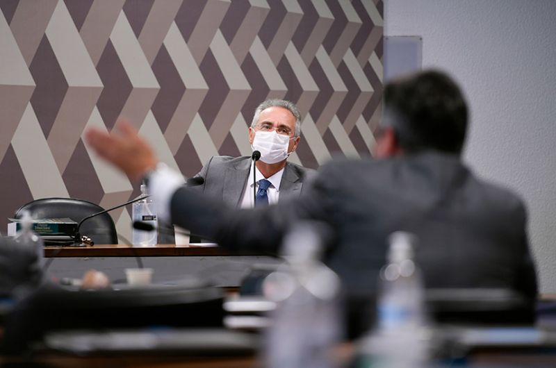 Votação de requerimentos de informação mobilizou os integrantes da CPI; reunião chegou a ser suspensa por Omar Aziz; pedidos foram afinal votados em globo - Edilson Rodrigues/Agência Senado