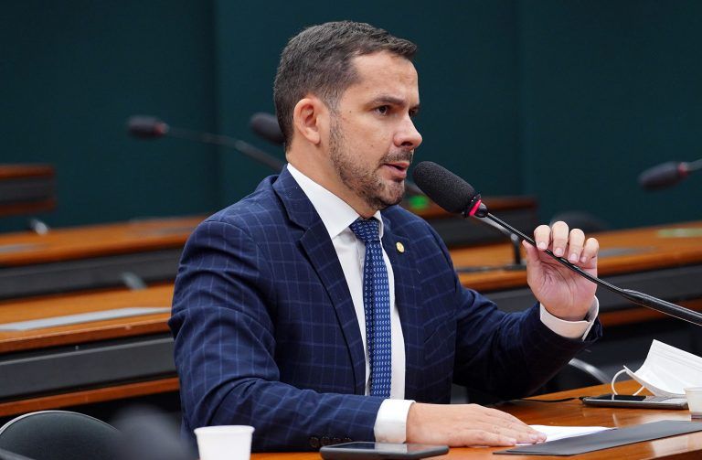 Capitão Alberto Neto: lei dará maior segurança jurídica ao cadastro - (Foto: Will Shutter/Câmara dos Deputados)