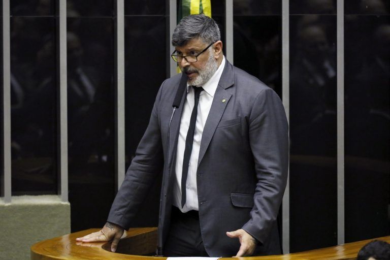 Frota lembra que casas noturnas tiveram que fechar algumas vezes durante a pandemia - (Foto: Luis Macedo/Câmara dos Deputados)