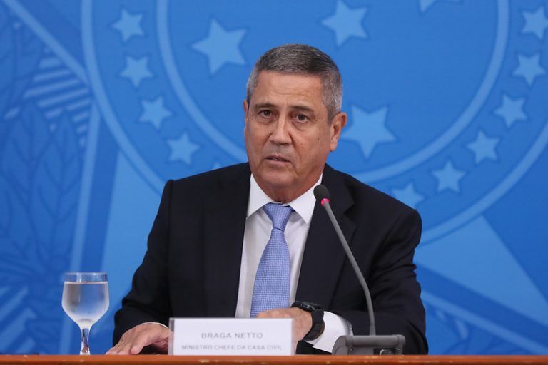 Braga Netto deixou a Casa Civil e assumiu o Ministério da Defesa em abril - (Foto: Isac Nóbrega/PR)