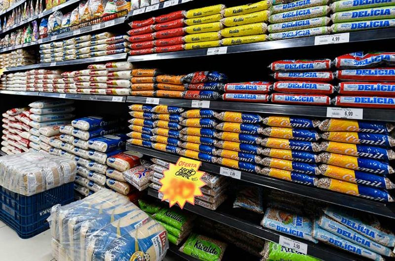 A proposta também prevê alíquota zero para vários tributos que incidem sobre os alimentos da cesta - Marcos Oliveira/Agência Senado