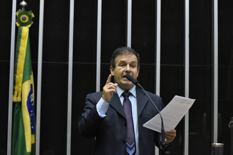 Mattos: pessoa sem dinheiro acaba ficando sem ter como pedir o benefício - (Foto: Zeca Ribeiro/Câmara dos Deputados)