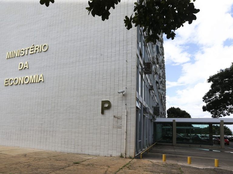 Déficit fiscal deve superar R$ 66 bilhões - (Foto: Valter Campanato/Agencia Brasil)