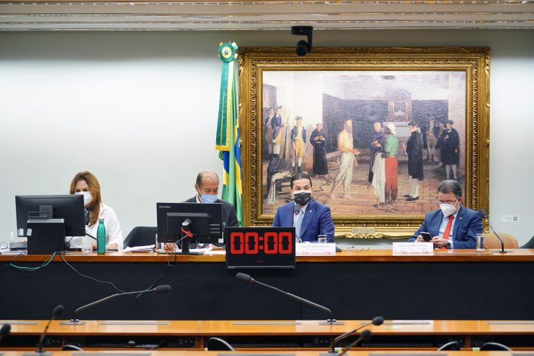 A CCJ realiza uma série de audiências sobre a reforma - (Foto: Pablo Valadares/Câmara dos Deputados)