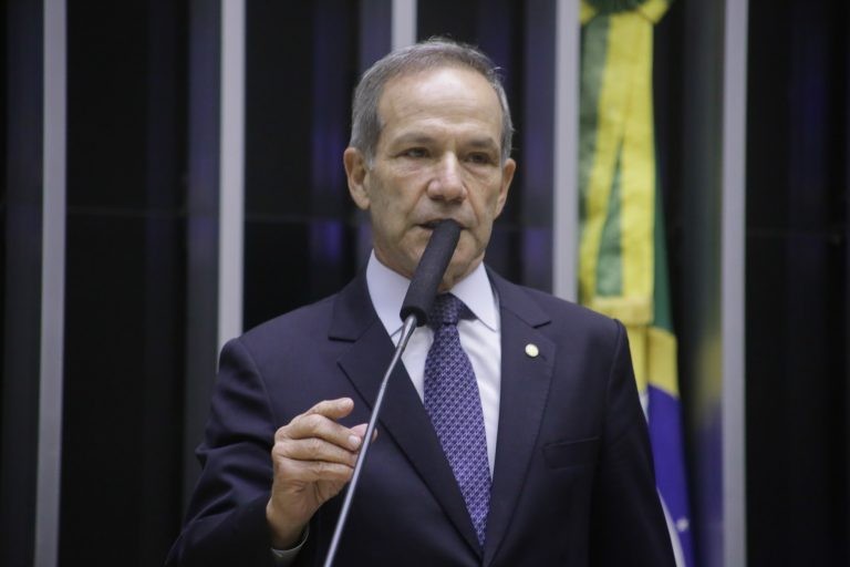 General Peternelli: laboratórios privados vão suprir demanda fora do eixo Rio-SP - (Foto: Paulo Sergio/Câmara dos Deputados)