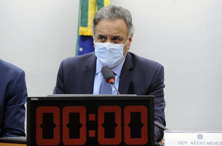 Neves: esclarecimentos da Anvisa foram 