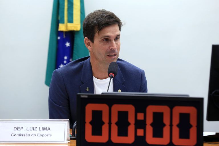 Lima quer democratizar o uso dos bens esportivos pela população - (Foto: Michel Jesus/Câmara dos Deputados)