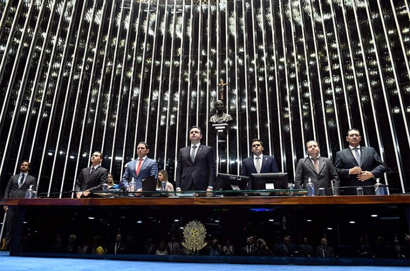 Em sessão solene, o Congresso Nacional promulgou a Emenda Constitucional 121