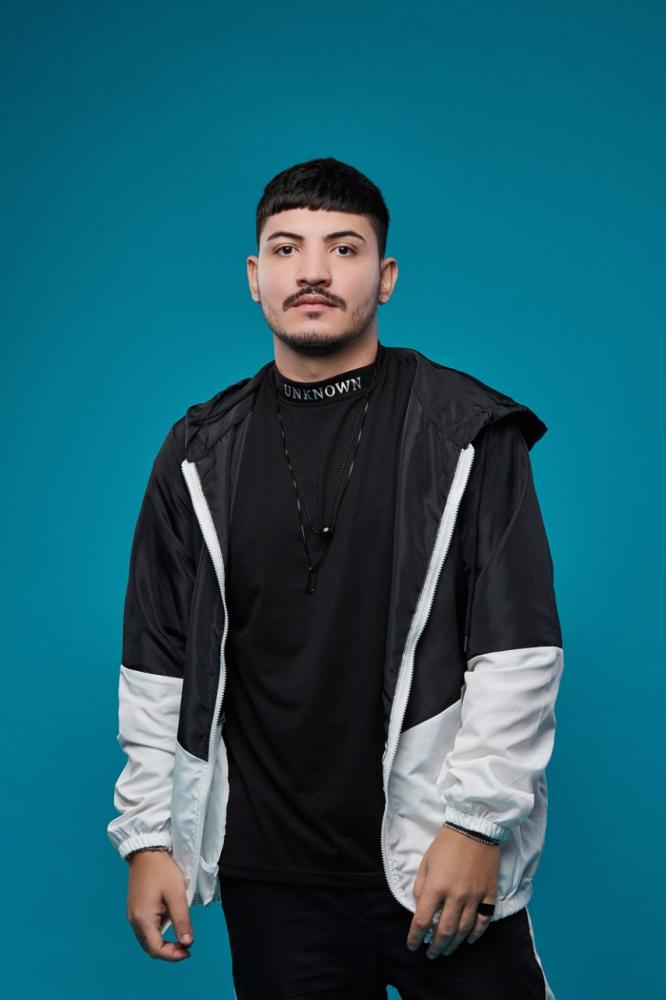 DJ e produtor HAWK, um dos representantes da nova tendência do Slap House no Brasi