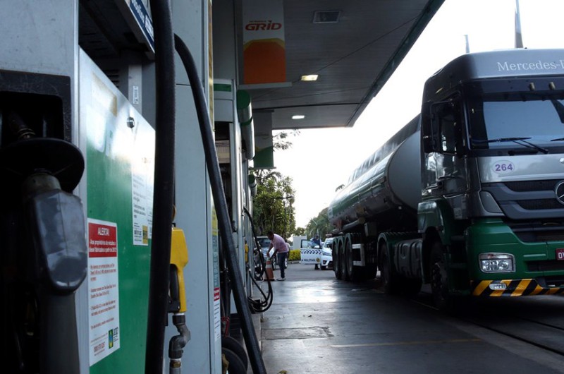 Aumentos sucessivos no preço do diesel motivaram edição da medida provisória - Marcello Casal Jr./Agência Brasil