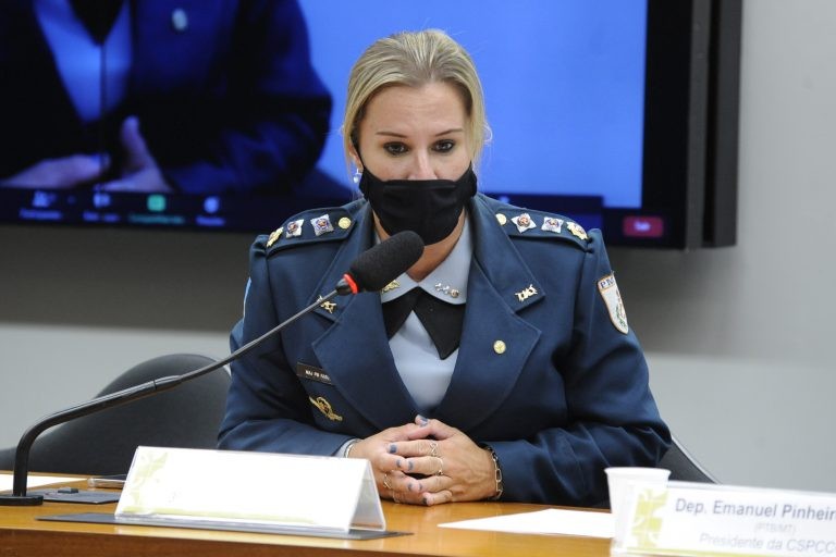  Major Fabiana: a polícia militar têm o dever de atuar sempre que a ordem pública estiver sendo violada - (Foto: Gustavo Sales/Câmara dos Deputados)