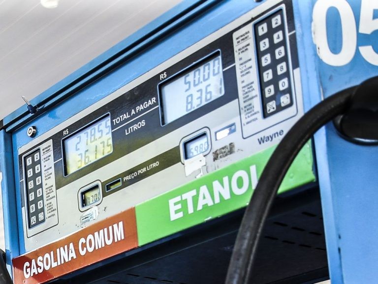 Preço de combustível vem acumulando sucessivas altas - (Foto: José Cruz/Agência Brasil)