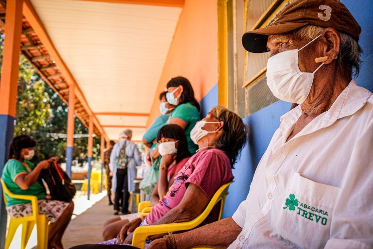 Índios Xavante, em Mato Grosso, aguardam atendimento para exames de Covid-19 - (Foto: Mayke Toscano/Governo de Mato Grosso)