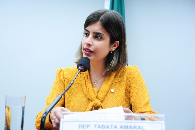 Tabata Amaral: fisioterapia pode melhorar movimentos após cirurgia - (Foto: Billy Boss/Câmara dos Deputados)