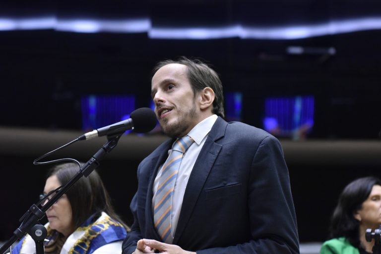 Ganime apresentou substitutivo ao texto original - (Foto: Zeca Ribeiro/Câmara dos Deputados)