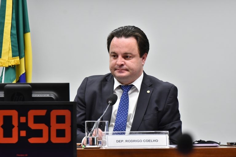 Rodrigo Coelho: medida pode acabar com o transporte ilegal de botijões - (Foto: Reila Maria/Câmara dos Deputados)