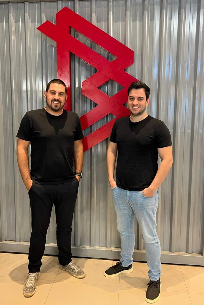 Fred Biscaia (CGO) e Evandro Rodrigues (CEO), sócios da Bravo