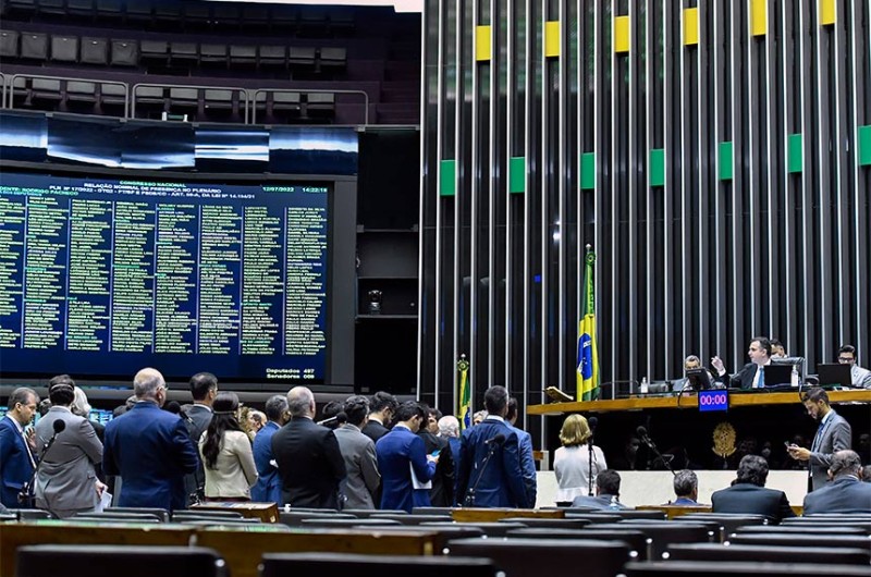 Senadores e deputados em sessão do Congresso, no dia 12 de julho - Waldemir Barreto/Agência Senado