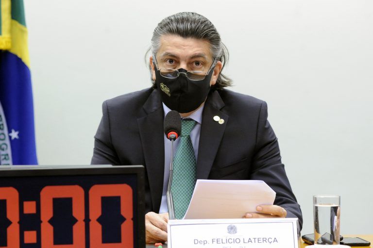 O relator, Felício Laterça, recomendou a aprovação do projeto - (Foto: Gustavo Sales/Câmara dos Deputados)