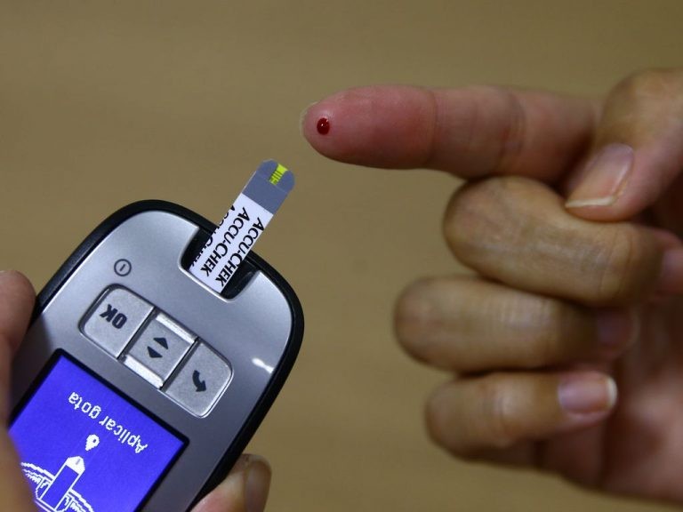 O controle da glicemia é uma das etapas do protocolo - (Foto: Marcello Casal Jr/Agência Brasil)