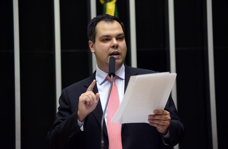 Bruno Covas discursa no Plenário da Câmara enquanto era deputado federal - (Foto: Gustavo Lima / Câmara dos Deputados)