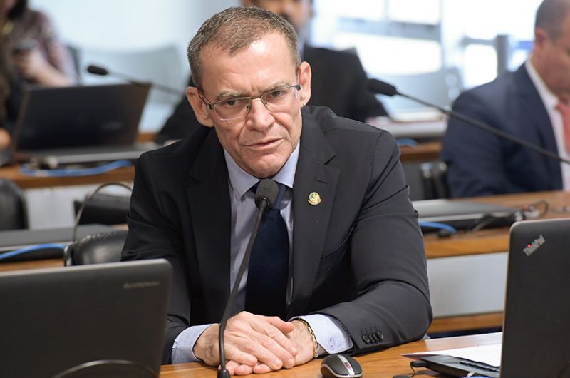 “Não vamos parar de defender o livre direito de amar. Preconceito e discurso de ódio não passarão. Amor é amor”, afirmou o senador Fabiano Contarato - Jane de Araújo/Agência Senado