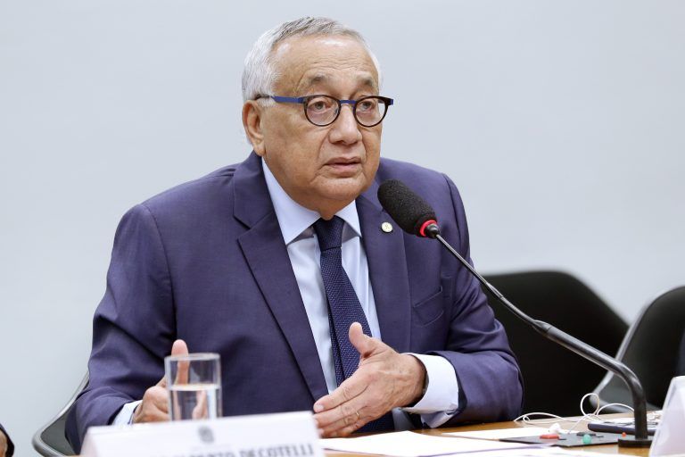Gastão Vieira fez apenas 