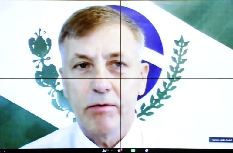 Luizão Goulart alterou o projeto original, que previa faixas sempre com 30 metros - (Foto: Gustavo Sales/Câmara dos Deputados)