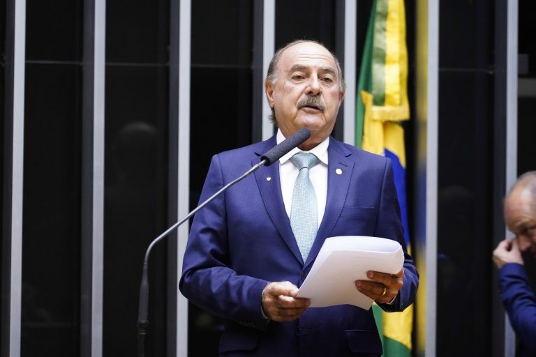 Dr. Zacharias Calil recomendou a aprovação de substitutivo - (Foto: Pablo Valadares/Câmara dos Deputados)