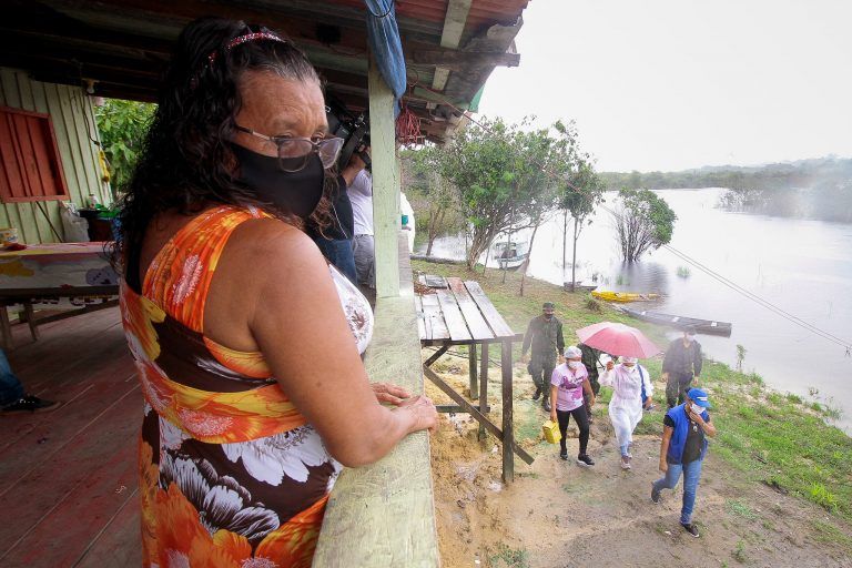 Vacinação em área ribeirinha no Amazonas - (Foto: Marcely Gomes/Prefeitura de Manaus)