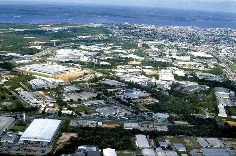 Vista da Zona Franca. Em "live", o presidente da República atacou a CPI da Pandemia, da qual participam dois senadores do Amazonas, Omar Aziz e Eduardo Braga, e disse: "Imaginem Manaus sem a Zona Franca"; declaração foi reprovada pela 