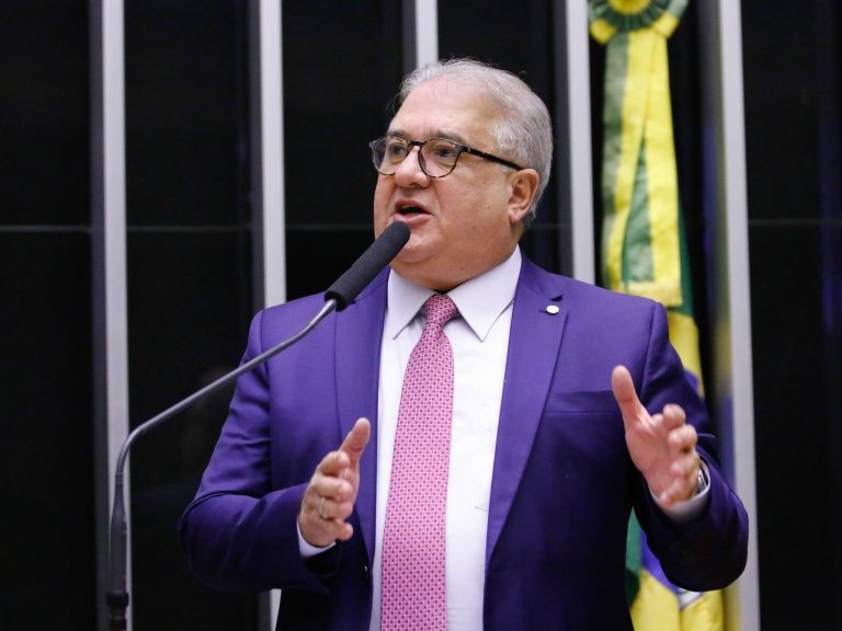Augusto Coutinho sugeriu a aprovação com mudança no texto original - (Foto: Marina Ramos/Câmara dos Deputados)