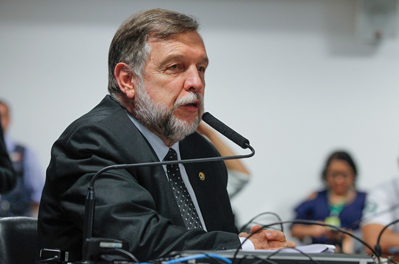 O senador Flávio Arns é o presidente da Subcomissão Temporária para Acompanhamento da Educação na Pandemia - Beto Barata/Agência Senado