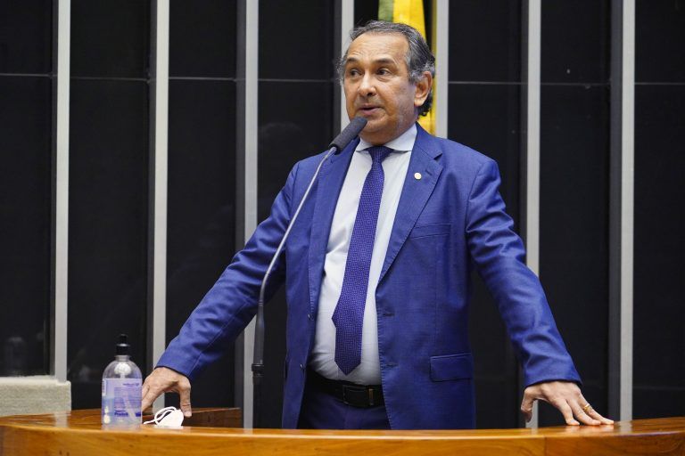 Dr. Jaziel: proposta leva em conta o agravamento da pandemia - (Foto: Pablo Valadares/Câmara dos Deputados)