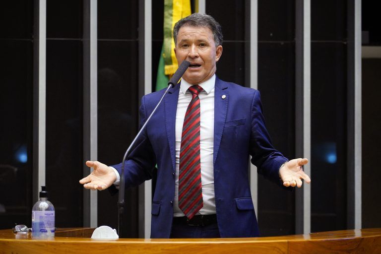 Darci de Matos recomendou a aprovação da reforma com a exclusão de alguns trechos - (Foto: Pablo Valadares/Câmara dos Deputados)