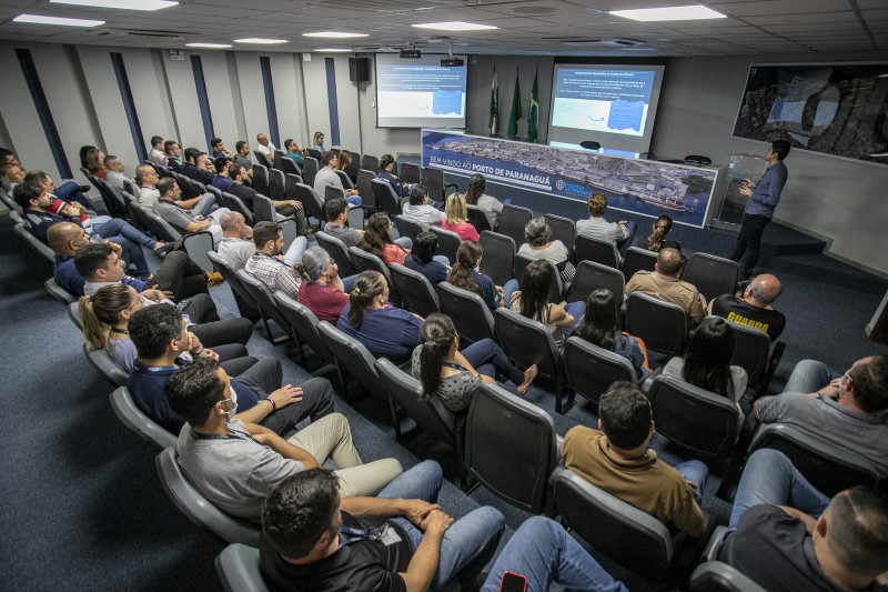 Foto: Cláudio Neves/Portos do Paraná