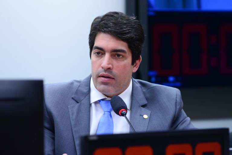 O relator, Otto Alencar Filho, apresentou mudanças ao projeto - (Foto: Billy Boss/Câmara dos Deputados)