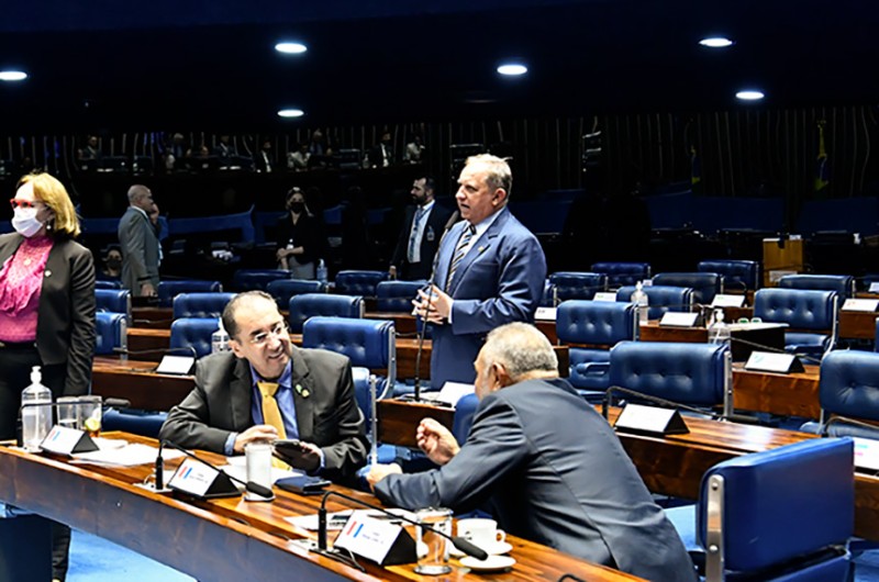 Projeto foi relatado pelo senador Jorge Kajuru (sentado à esq.) - Waldemir Barreto/Agência Senado