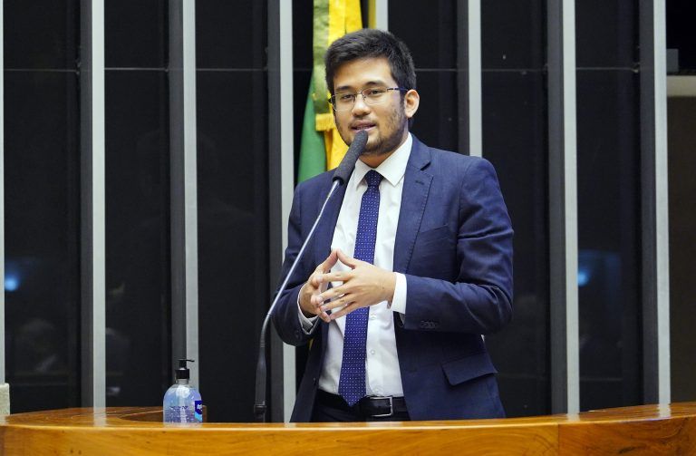 Kataguiri: indústria de medicina laboral se sustenta com exames desnecessários - (Foto: Pablo Valadares/Câmara dos Deputados)